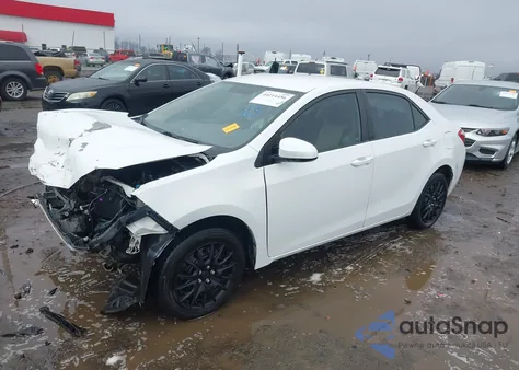 2015 Toyota Corolla Le z USA, uszkodzony, nr VIN 5YFBURHEXFP193130